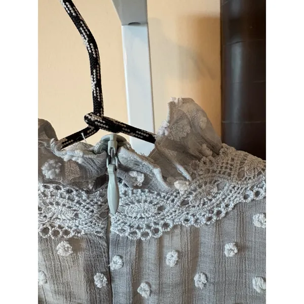 POL Grey Swiss Dot Lace Crochet Sleeveless Ruffle High Neck Boho Blouse Medium - Image 9