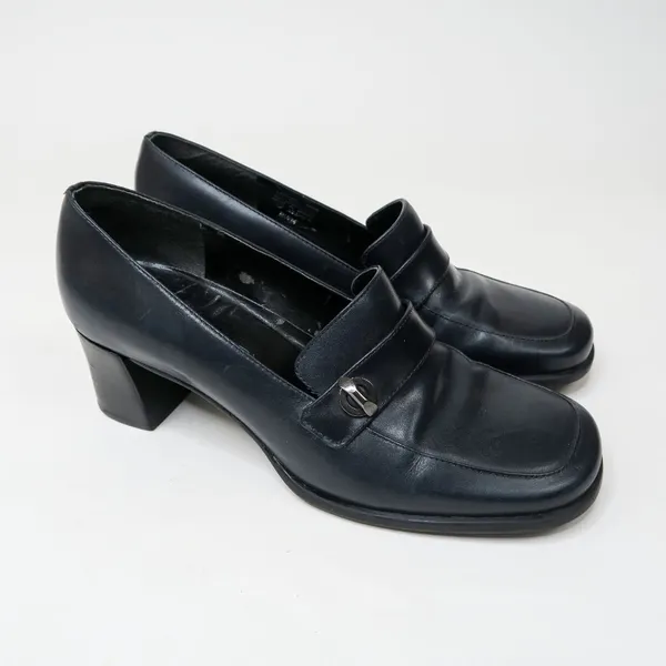 Vintage 90s Bandolino Navy Leather Heeled Loafers - Image 3