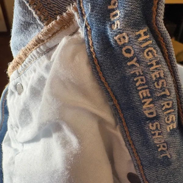 American Eagle Highest Rise Boyfriend Denim Shorts‎ Distressed Size 2 - Image 7