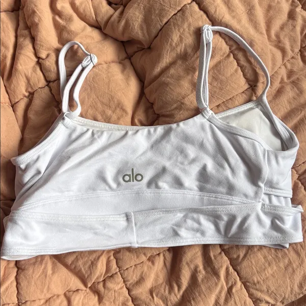 Alo Yoga Airbrush Enso Criss Cross White Sports Bra - Image 4