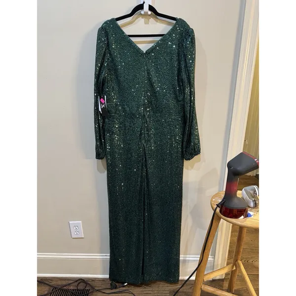 Xscape Long Sleeve Long V-Neck All Over Sequin Gown Hunter Size 18W - Image 4