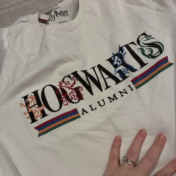 Universal Studios Harry Potter Hogwarts Alumni White Varsity Graphic T-Shirt XL - Image 7