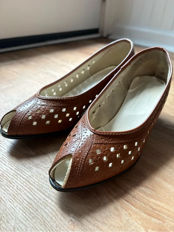 40s pinup peeptoe heels Brown Size 8 - Image 2