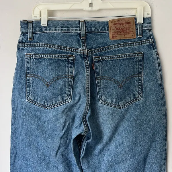 Y2K 00’s Levi’s Women’s High Waist Relaxed Fit Mom‎ Jeans 💙 - Image 2