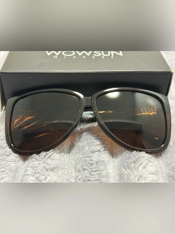 Tortoiseshell Women's Sunglasses with Gold Accents - Brown Lenses - Image 3