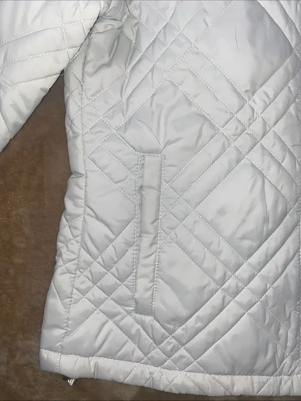 New Balance Women's White Quilted Hooded Puffer Jacket - Image 4