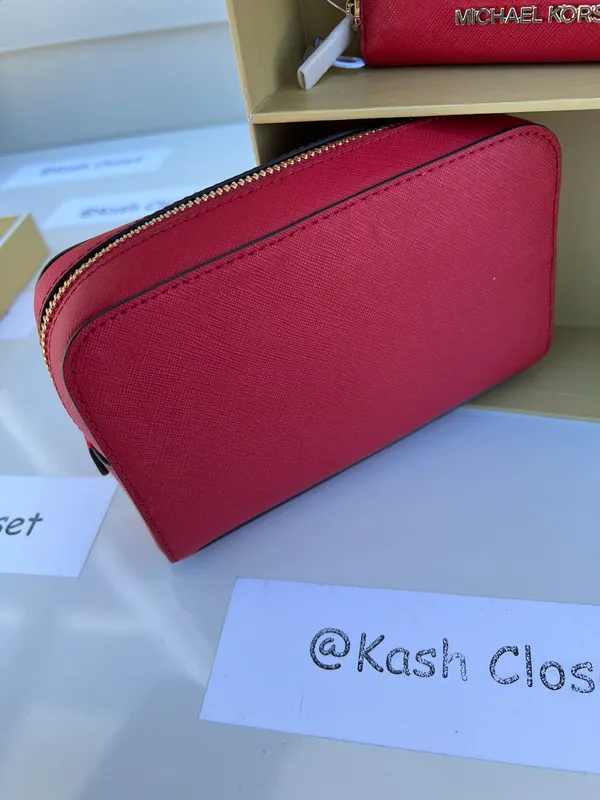 Michael Kors Giftable boxed item wallet & Travel Pouch - Bright Red - Image 11