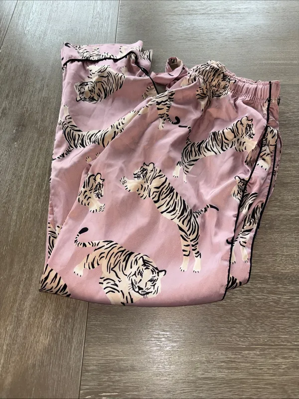 Women's Pink Tiger-Print Pajama Set - Image 6