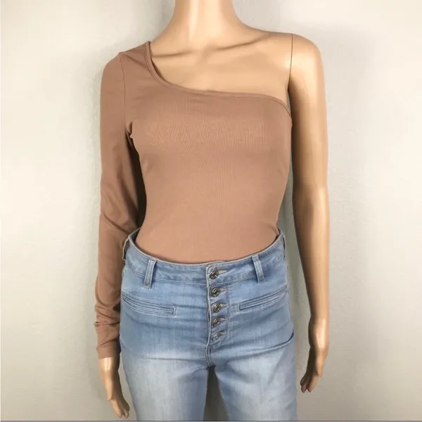 Le lis tan Ribbed one shoulder stretchy bodysuit‎ - Image 3