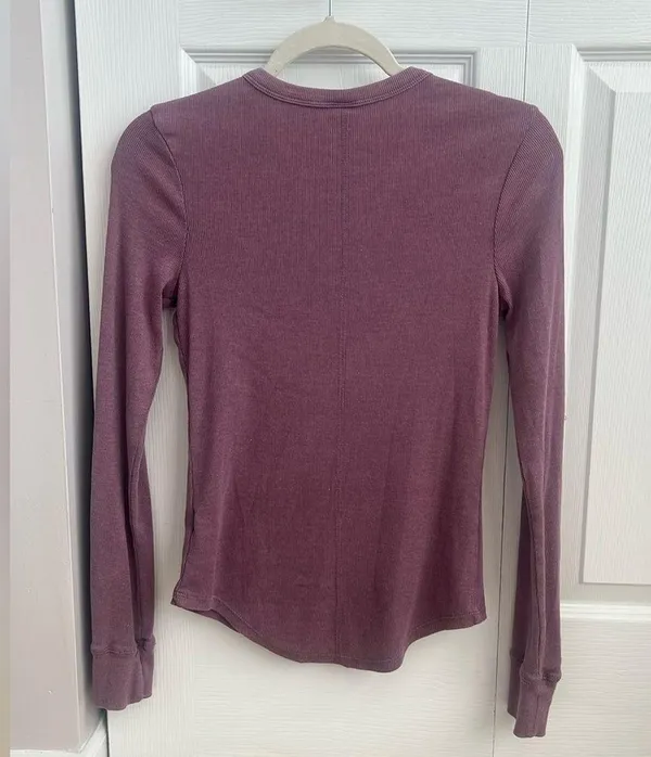 Women’s long sleeve - Image 2