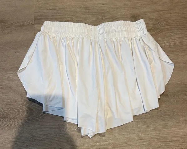 Amazon Butterfly Shorts White - Image 2