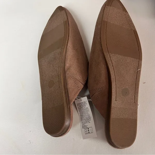 Old Navy Trendy Fall Style Low Heel Women's Faux Suede Taupe Mule Slide Sz 7 - Image 5