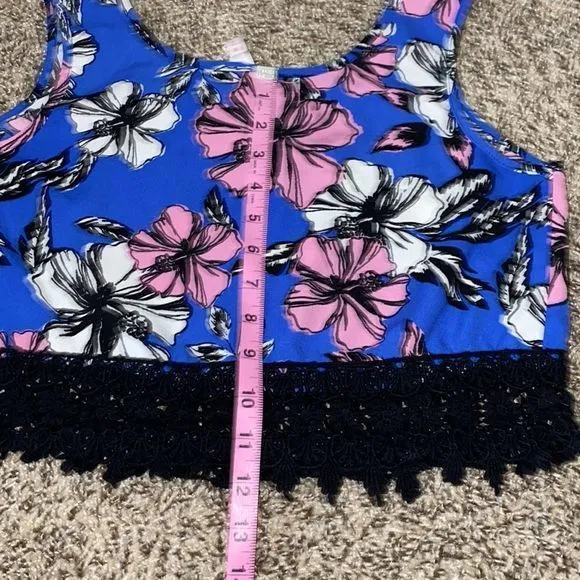 5/$30 🎈 Xhilaration medium floral‎ cropped tank top - Image 6