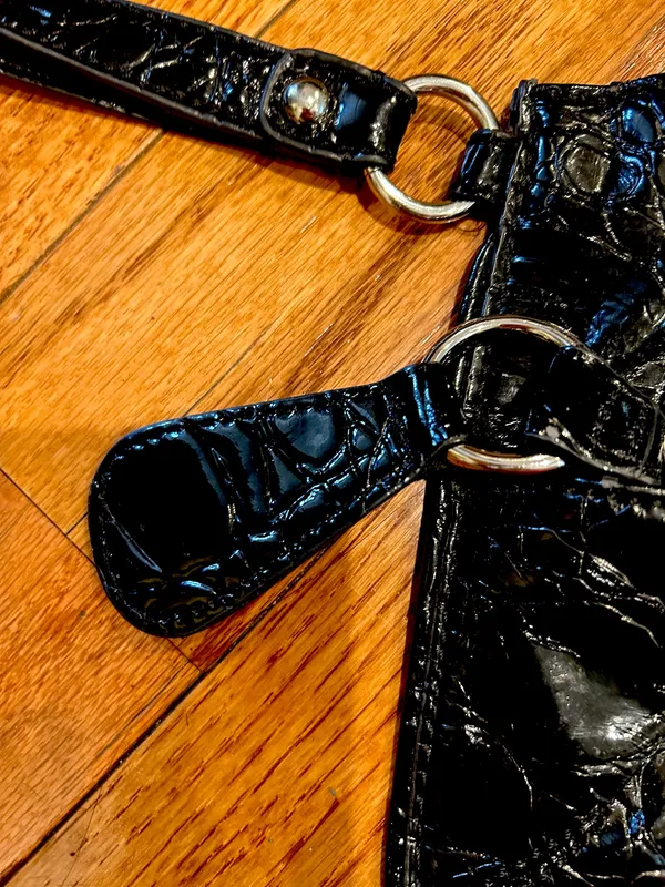 VINTAGE GUESS CROC PRINT patent LEATHER black Guess wristlet clutch bag - Image 6