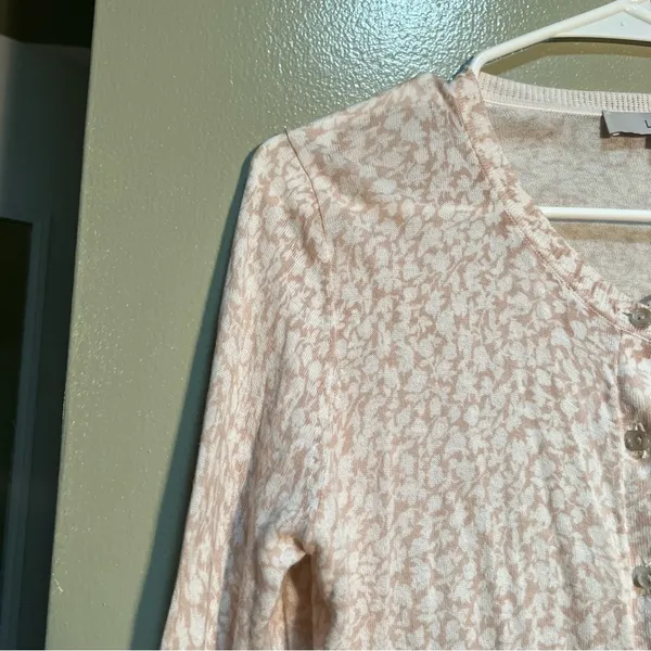 Loft Women's Size Medium Cardigan Sweater Beige White Floral Lightweight Cotton - Image 4