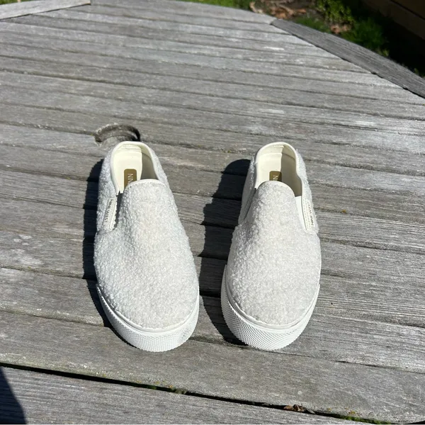 Nine West Hazel Womens 8.5 Mules Ivory Faux Fur Casual Comfort Slip On Shoes‎ - Image 3