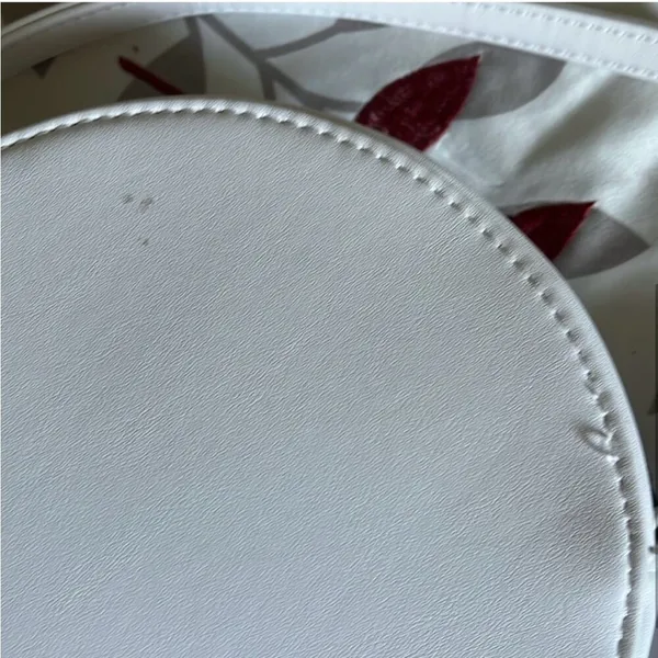 Art Class white crossbody with tassel - Image 3