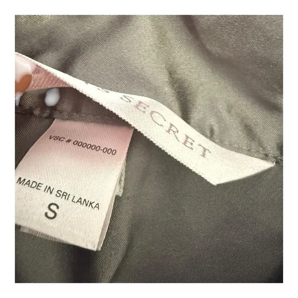 Victoria's Secret Grey Satin Long Sleeve Button Down Pajama Top Size S Lounge - Image 6