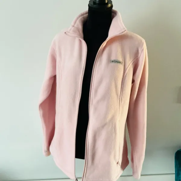 Columbia Pink Jacket Cozy and Durable for Chilly Days - Image 2