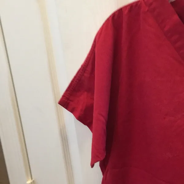 FINAL MARKDOWN Scrubswear Scrub Top (L) Red Size L - Image 3