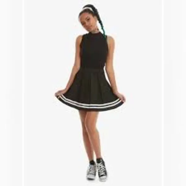 HOT TOPIC Black Pleated Cheer Skirt Size SM Small S Mini Skirt Kilt - Image 2