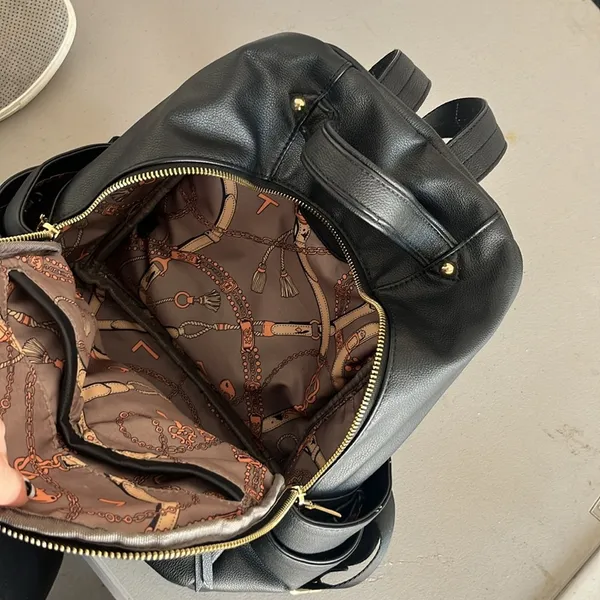 Black backpack - Image 2
