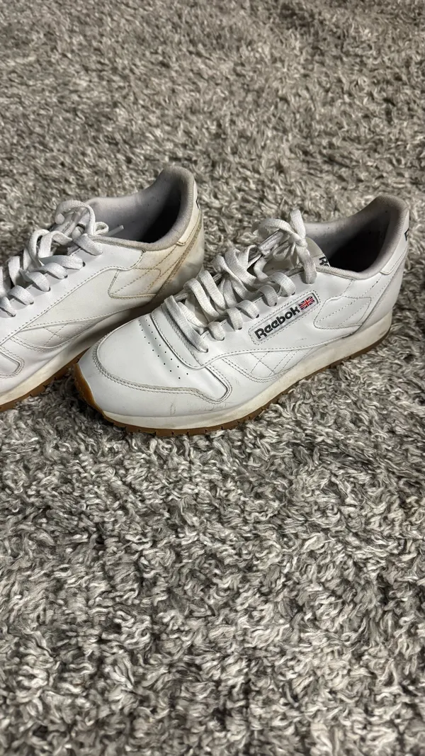 White Reebok Sneakers - Image 3