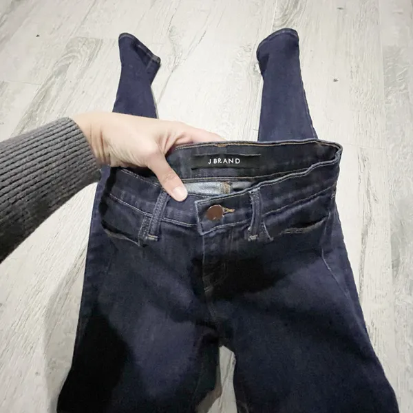 Jess Highrise Jeans In Silence Wash - Image 5