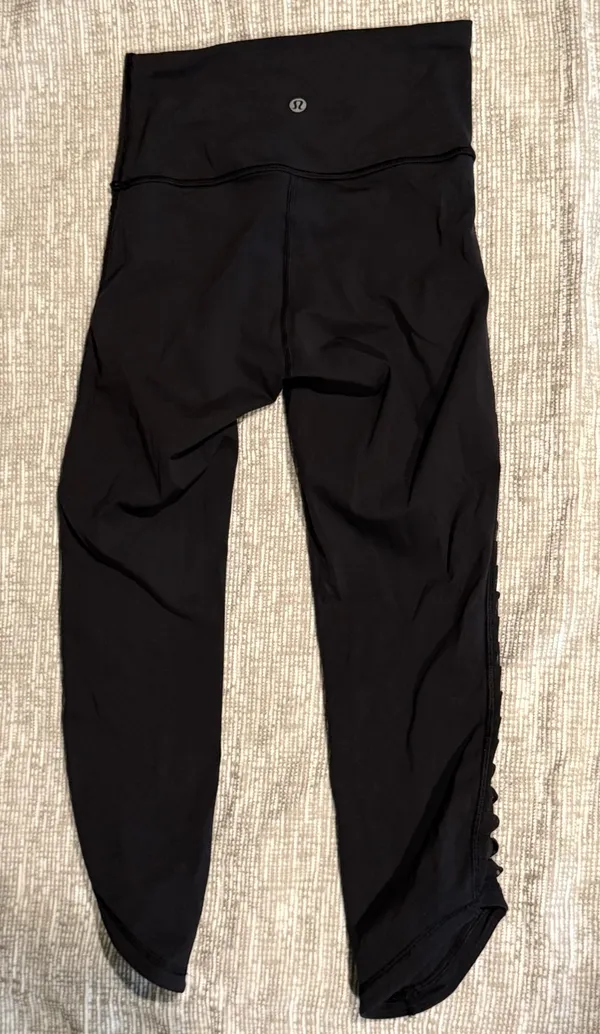 Lululemon Capri Leggings Black - Image 3