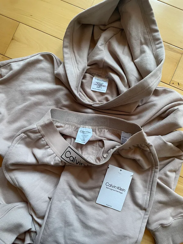Calvin Klein Matching Lounge Set. - Image 3