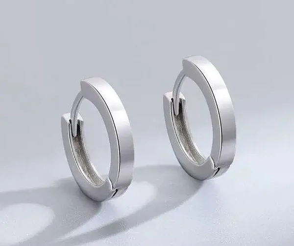 Small silver hoop earrings for men women streetwear unisex style - Image 2