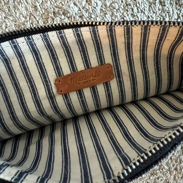 NEW Madewell Clutch with Leather pockets - Image 3