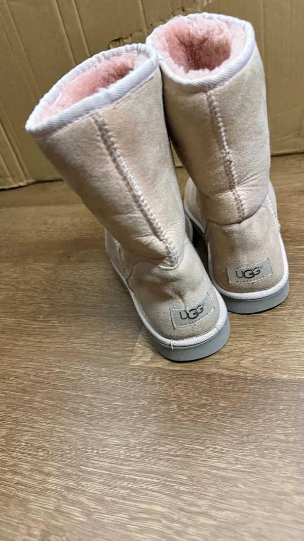 UGG Classic Short II Birchwood Water-resistant Suede Women Boots Size Size 8 - Image 3