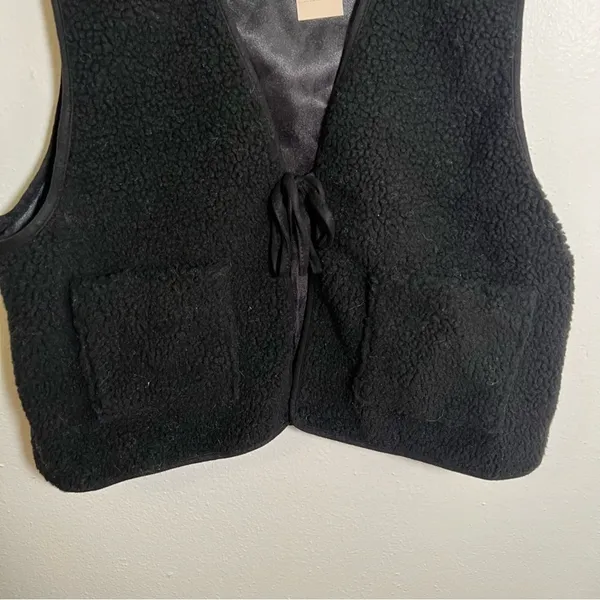 No Boundaries‎ Women's Sherpa Vest Sleeveless Black Tie Front Pockets Y2K - Image 3