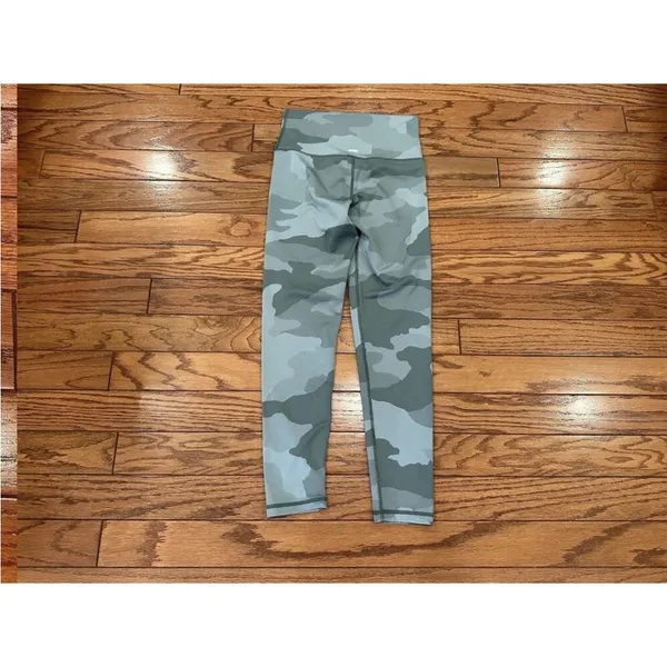 Aerie Green Camo Leggings Medium M - Image 3