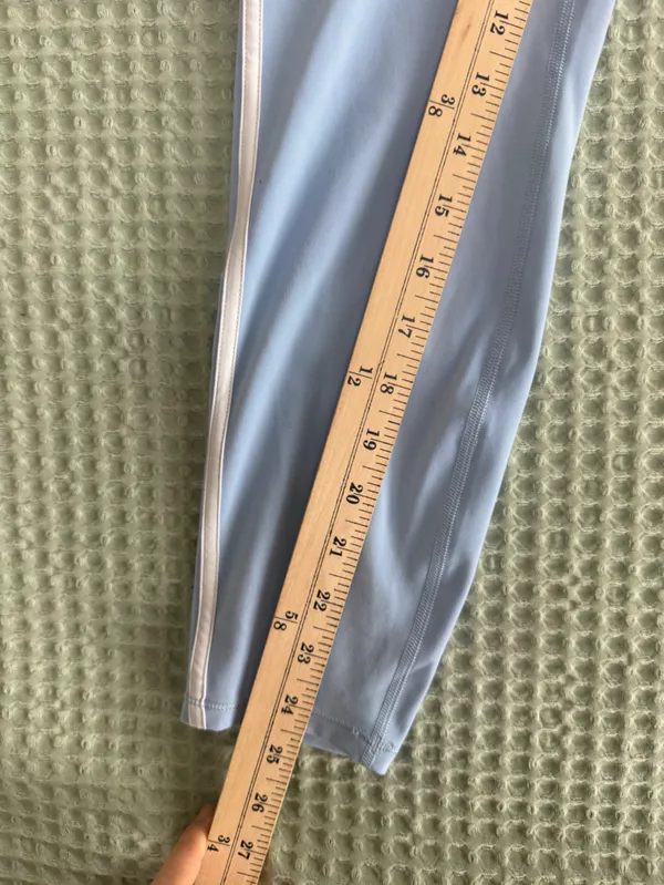 Vuori track leggings size L - Image 2