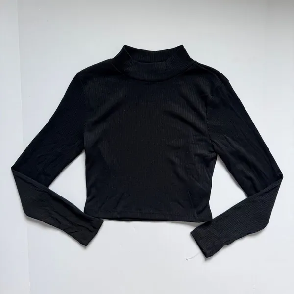 Altar'd State Black Long Sleeve Ribbed Mock Neck Crop Top Size X-Small NWOT - Image 2