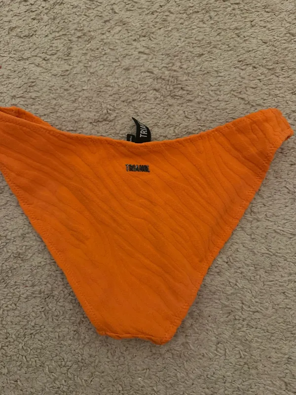Triangl Bikini Set - Image 4