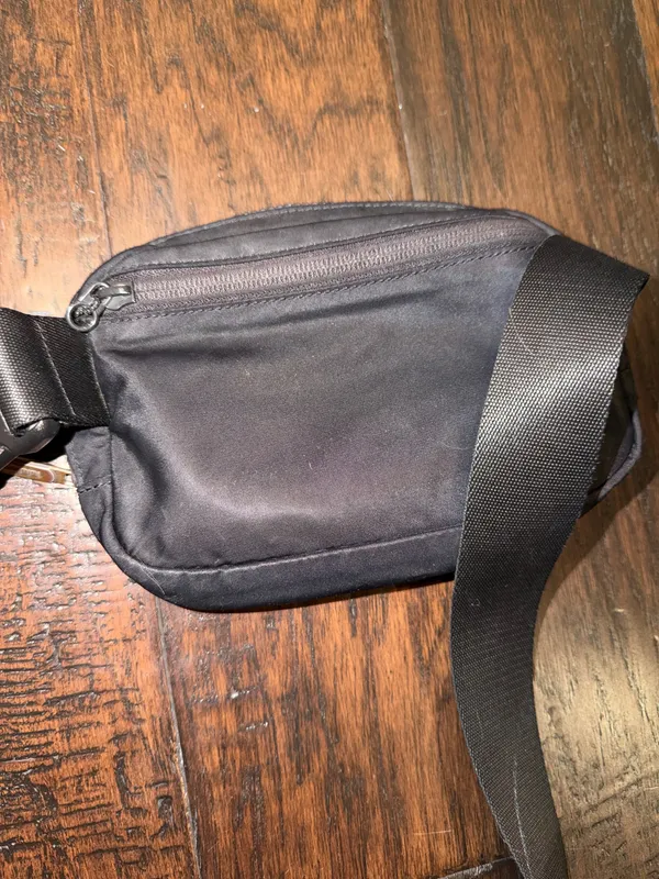 Lululemon Belt Bag Everywhere - Image 6