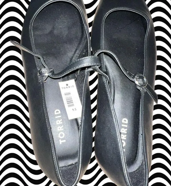 Black Size 9.5 - Image 2