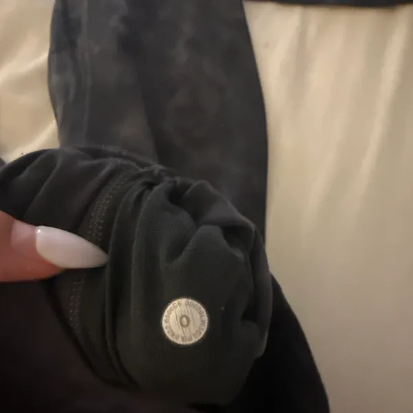 Lululemon leggings - Image 4