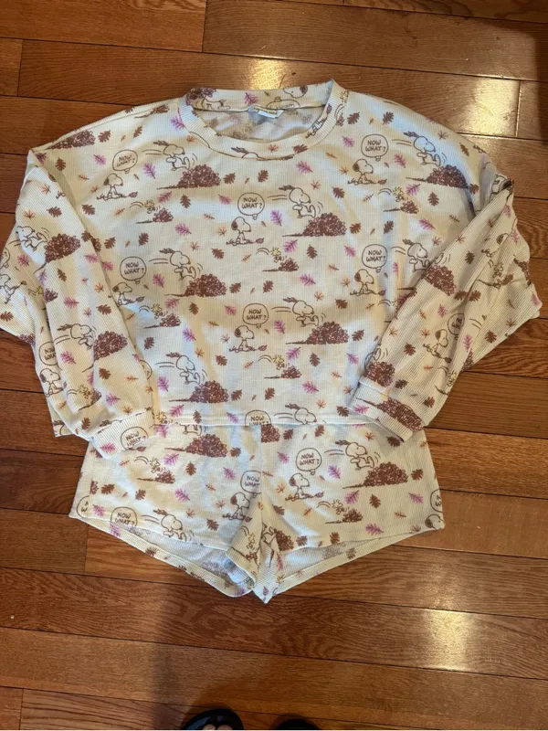 American Eagle x Peanuts Snoopy Fall Autumn Plush Lounge PJ Set Size XS SOLD OUT - Image 2