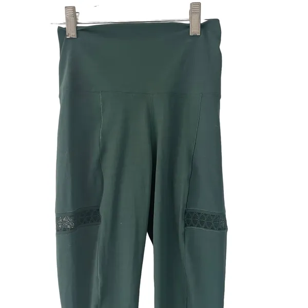 Nike Women's Size XS Green Yoga Lace Trim High Waisted Crop Leggings‎ - Image 2
