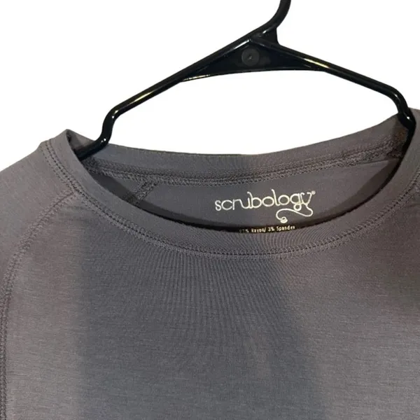 Scrubology Gray Long Sleeve Stretch Medical Scrub Pullover Top Women Sz XS - Image 5