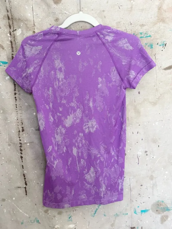 Lululemon Swiftly Tech Short Sleeve Shirt 2.0, Shadow Bloom - Image 4