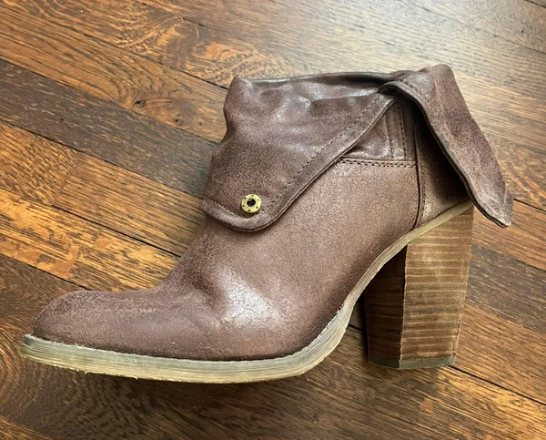 Sbicca Brown Leather Booties - Image 2