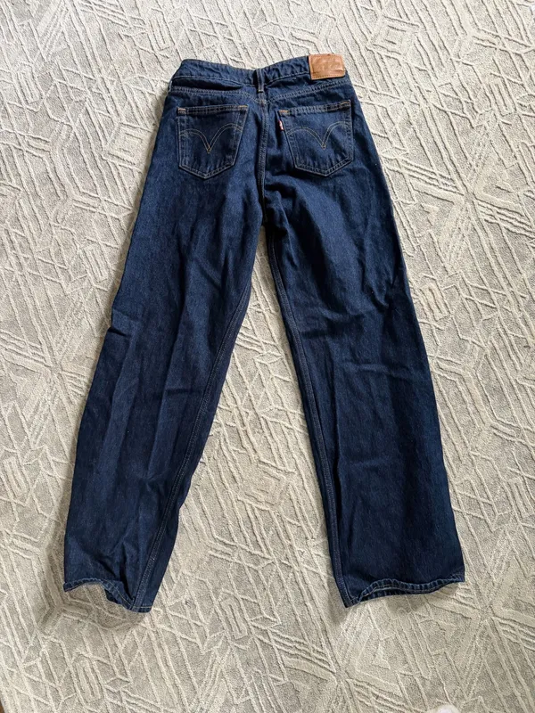 Low-Rise Dark Wash Levi’s Bootcut Jeans - Image 3