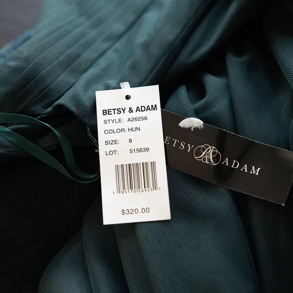 Betsy & Adam‎ - Hunter Green V-Neck Sleeveless Tulle Gown - Image 7