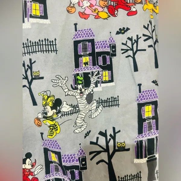 Disney Halloween Size L Multicolored Scrub Top Mickey Minnie Goofy Like new - Image 9