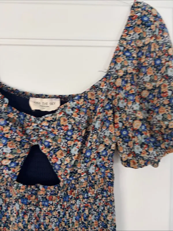 Kiss the Sky Urban Outfitters Smocked Puff Short Sleeve Floral Mini Dress XS - Image 4